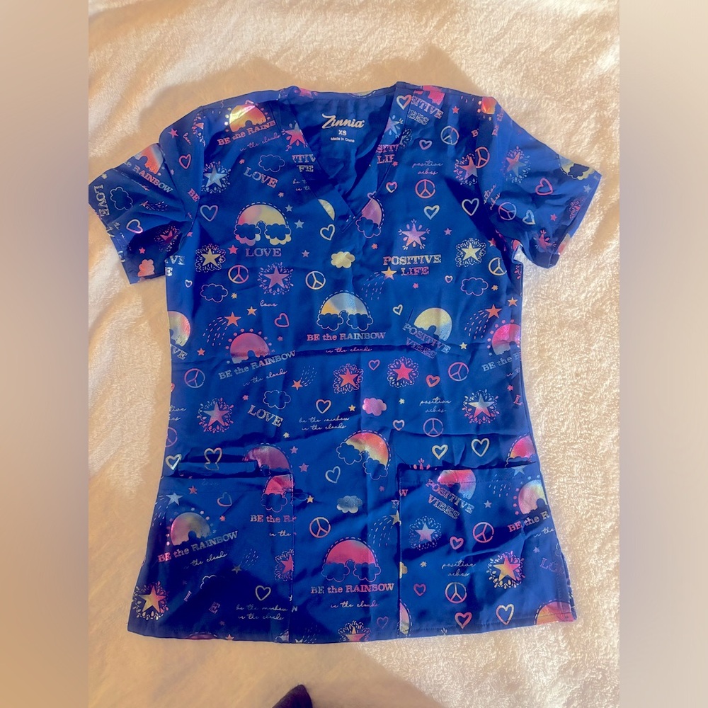 Scrub top bundle - Picture 2 of 4